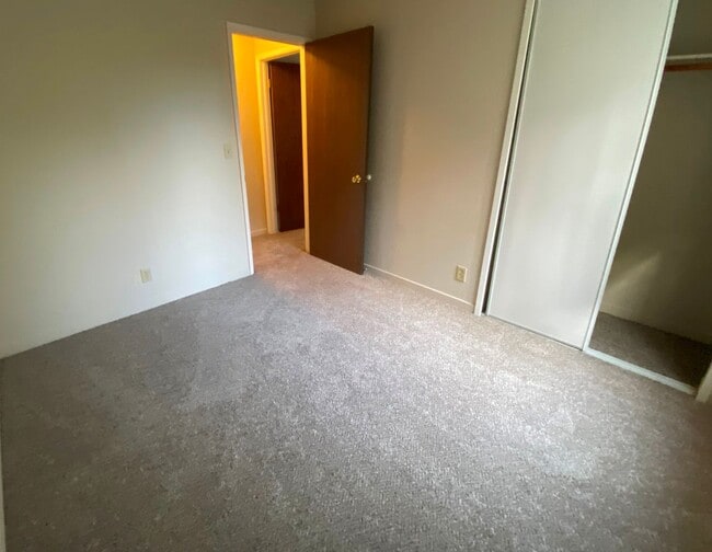 Building Photo - 369 Limerick Way