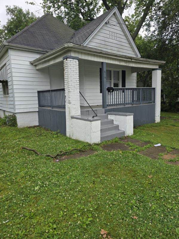 Primary Photo - 816 W Virginia Ave