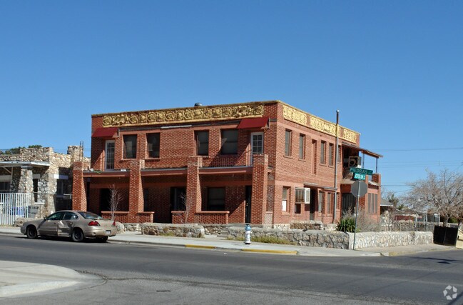 Foto del edificio - 3900 N Piedras Ave