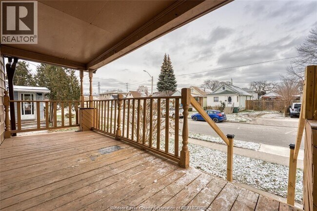 Photo du bâtiment - 929 Bridge Ave