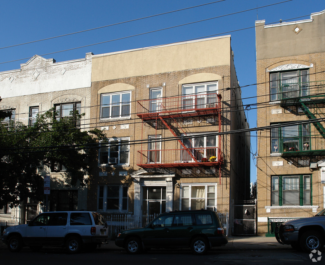 Foto del edificio - 18 Broadway