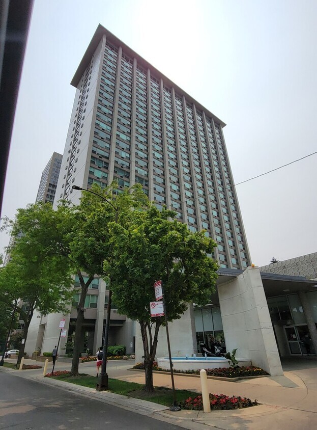 3600 N Lake Shore Dr Unit 2607, Chicago, IL 60613 Condo for Rent in