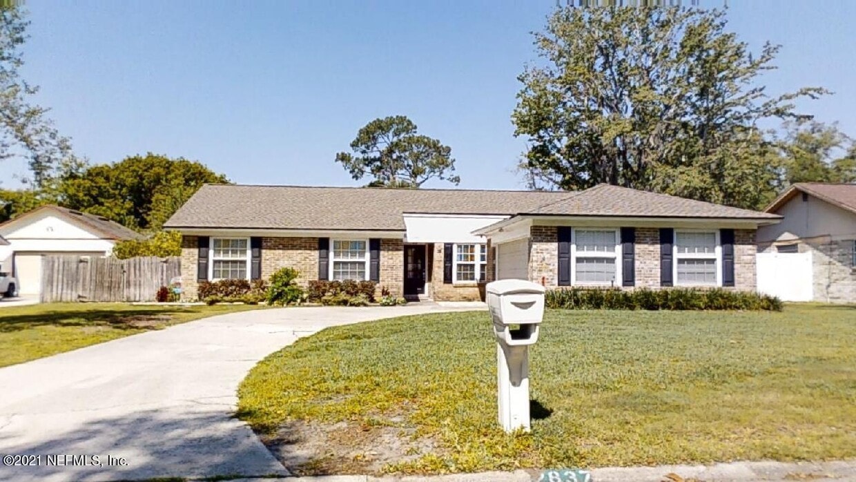 Primary Photo - 2837 Thomas Ct