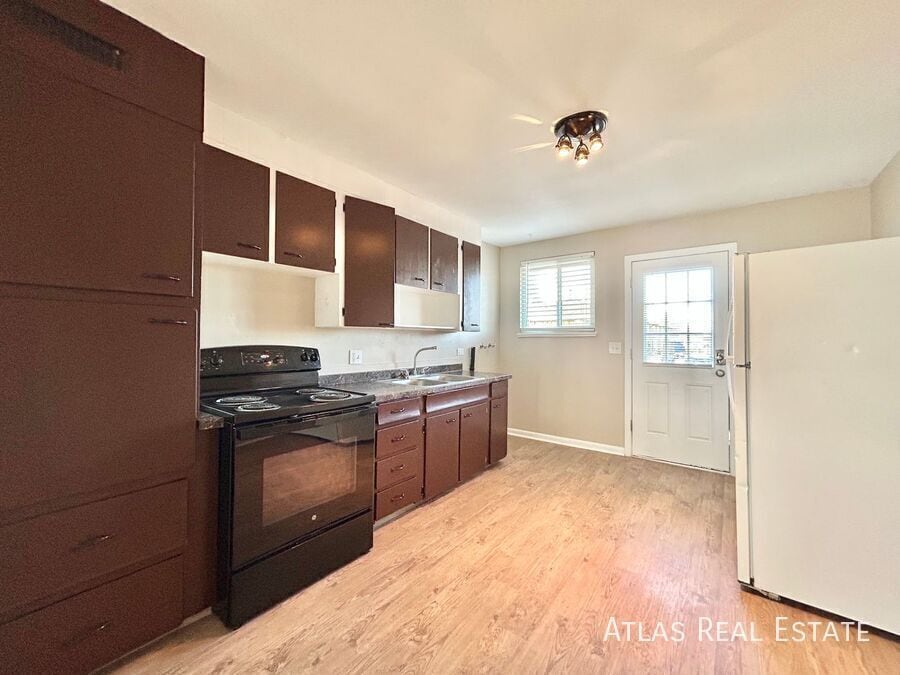 Photo - 5395 W 3rd Place-2