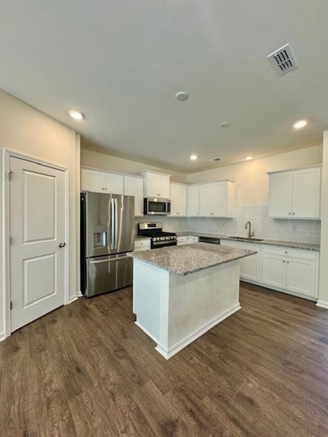 Building Photo - 206 Harpers Run Ln