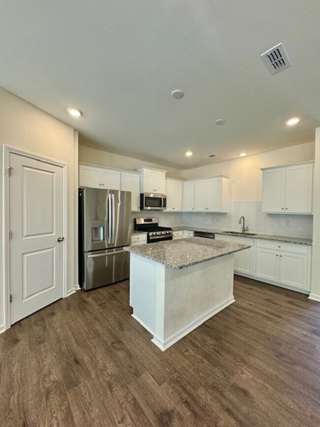 Foto del edificio - 206 Harpers Run Ln