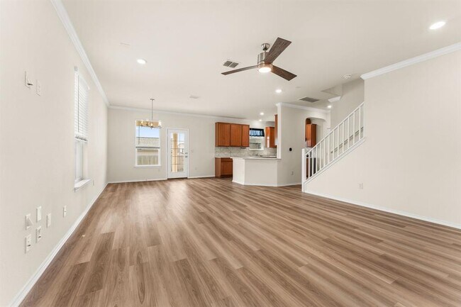 Building Photo - 7807 House Finch Dr