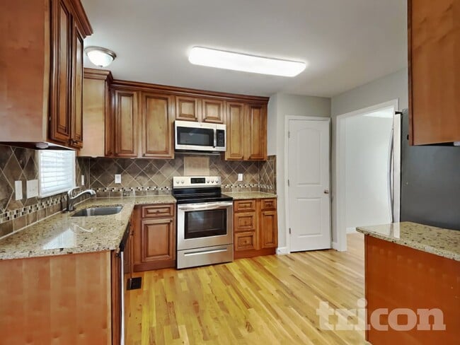 Foto del edificio - 114 Brighton Village Ln