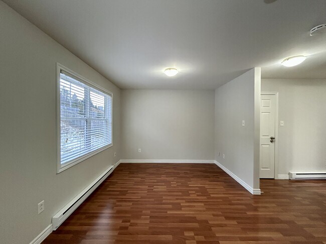 Building Photo - 16 MacLaren Pl