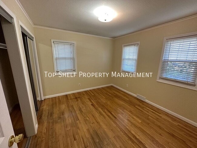 Building Photo - 928 19th St