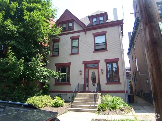 Building Photo - 705 S Aiken Ave