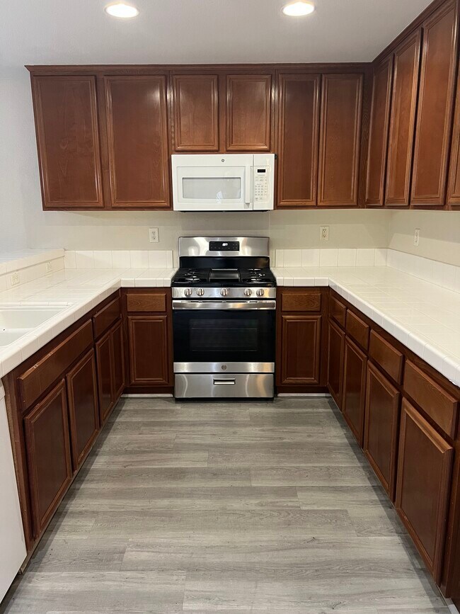 Foto del edificio - 25794 Iris Ave