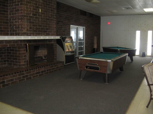 Building Photo - 2109 N Abbey Cir