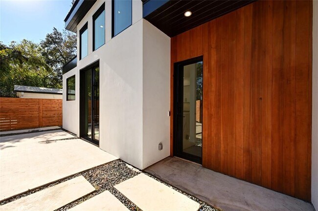 Foto del edificio - 2706 Stacy Ln