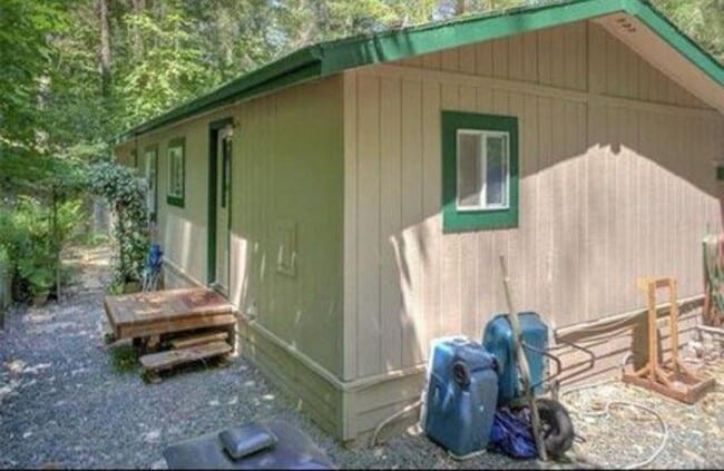 Building Photo - 16516cobbblvd.is4lease.com