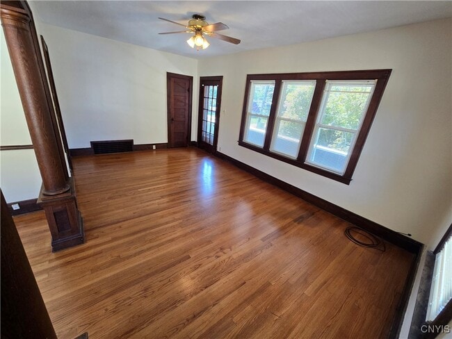 Building Photo - 706 Milton Ave