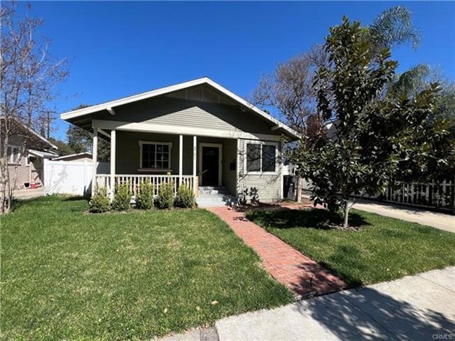 Charming Home - Charming Home