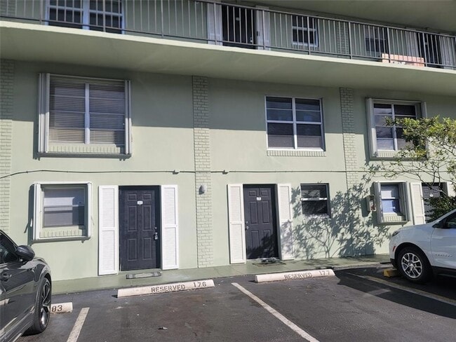 Photo - 805 W Oakland Park Blvd Apartment