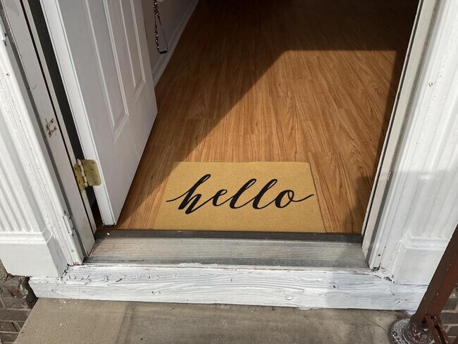 Building Photo - 540 Briar Manor