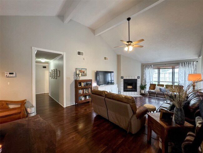 Foto del edificio - 2909 Laurelridge Dr