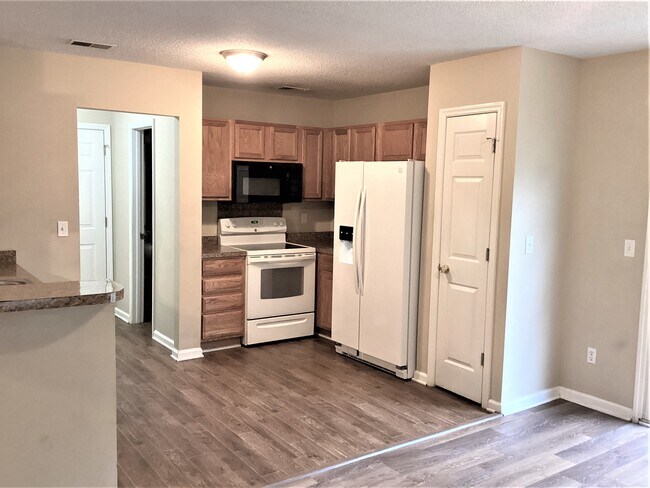 Building Photo - 166 Two Pond Loop
