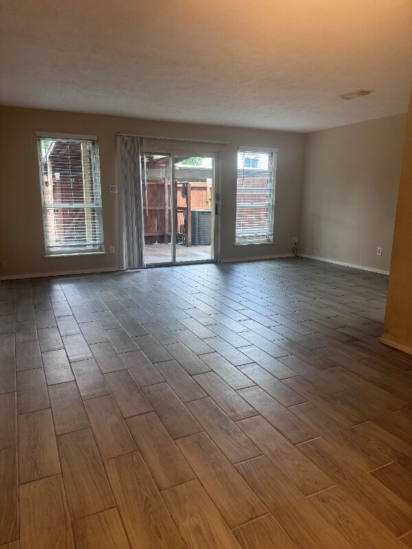 Building Photo - 15516 Blake Way St