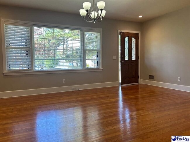 Building Photo - 1712 Hazel Dr