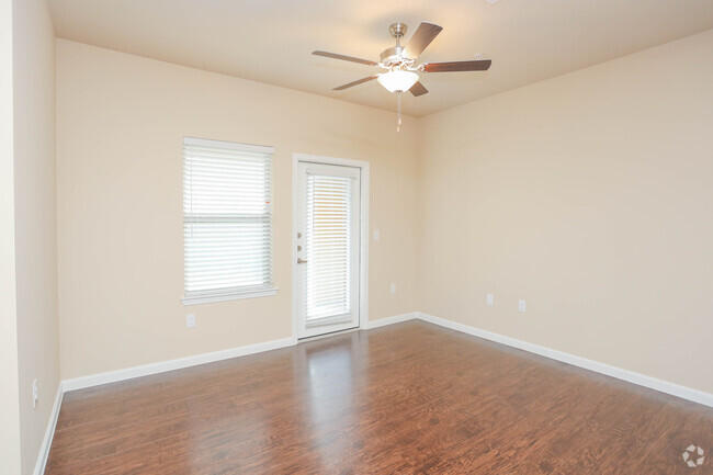 2BR, 2BA - 1000SF - B1 - Legacy Trails of Decatur - 55 Plus Apartments