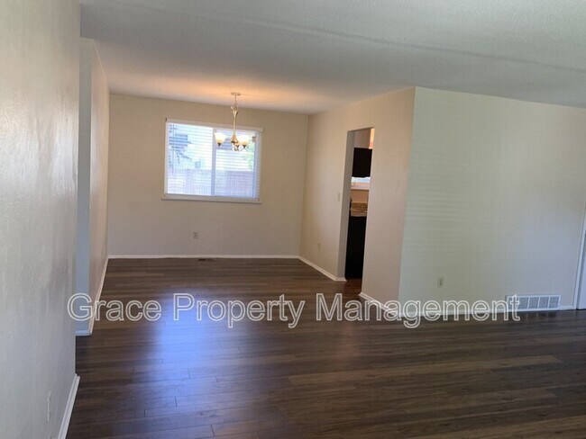 Foto del edificio - 11565 Monroe St