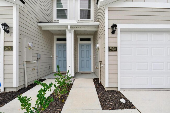 Foto del edificio - 5978 Ortega Lk Dr