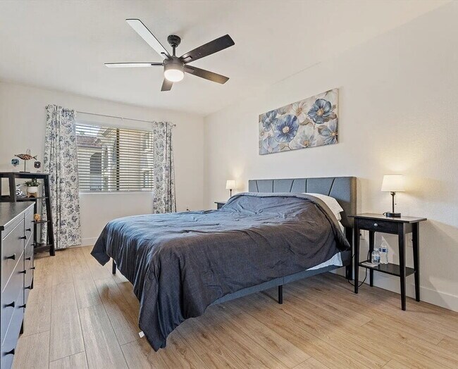 Foto del edificio - 3033 E Devonshire Ave