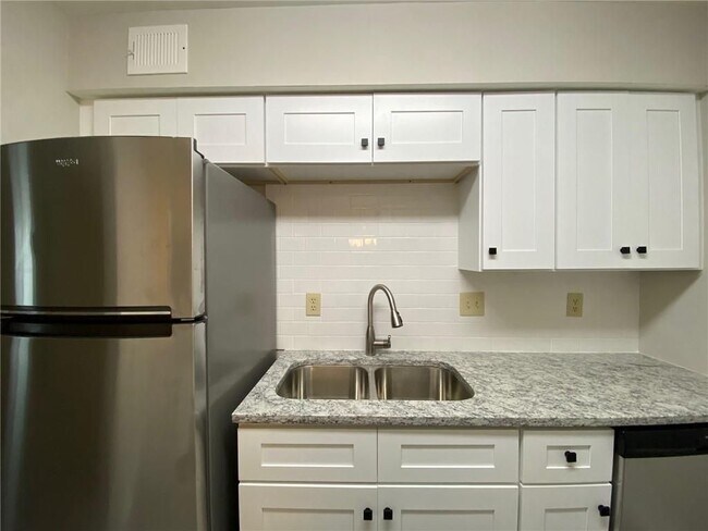 Building Photo - 1309 Old Hammond Chase