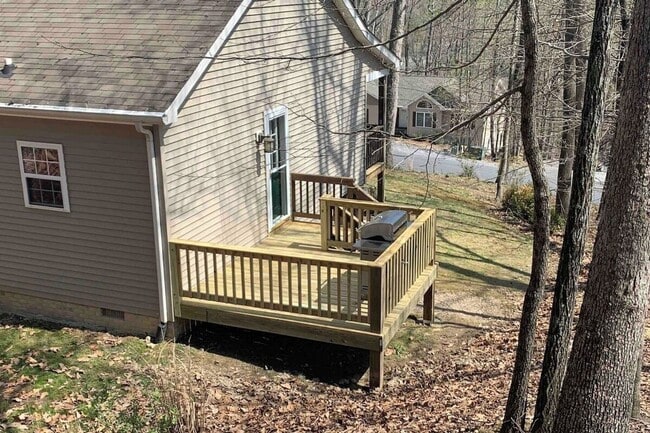 Building Photo - 187 Grouse Dr