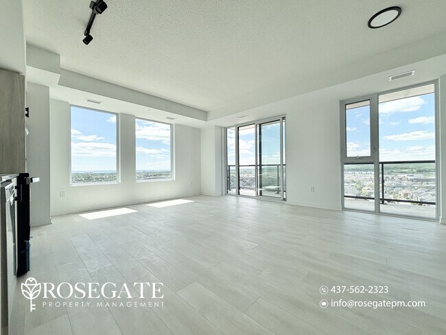 Building Photo - Pet-Friendly Corner 2-Bedroom Condo with Balcony, Parking & Internet Included – Burlington