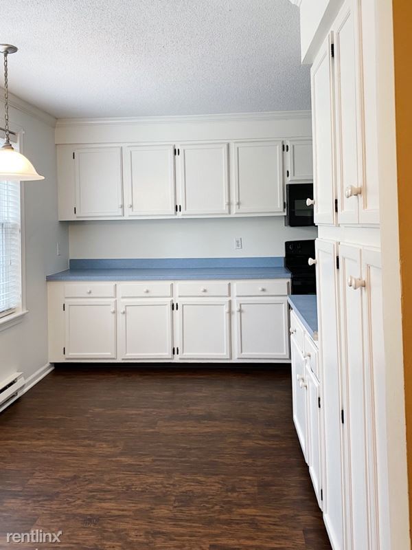 Building Photo - 3 br, 1.5 bath Condo - 111 Queens Road
