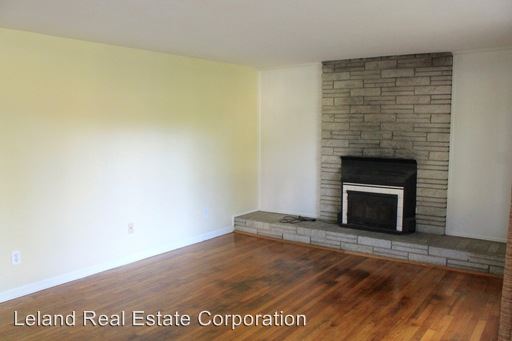 Building Photo - 2304 Plantation Dr
