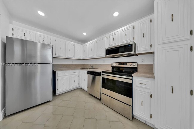 Building Photo - 3801 Environ Blvd