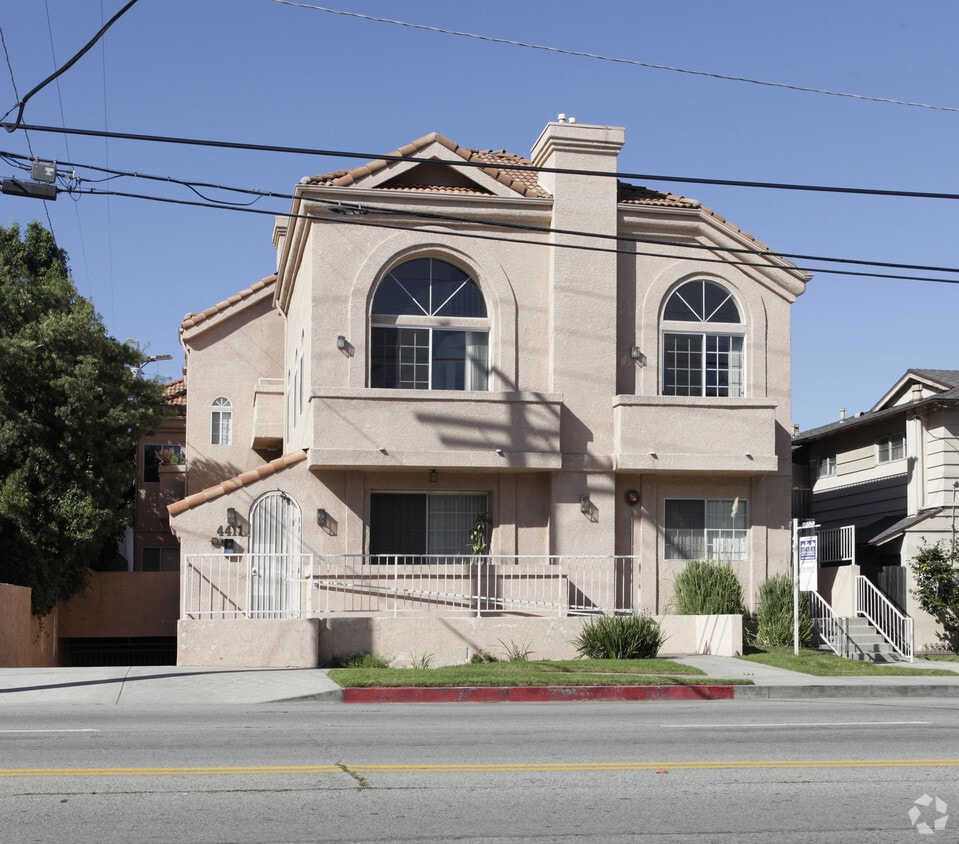 4411 Cahuenga Blvd, Toluca Lake, CA 91602 Apartments in Toluca Lake