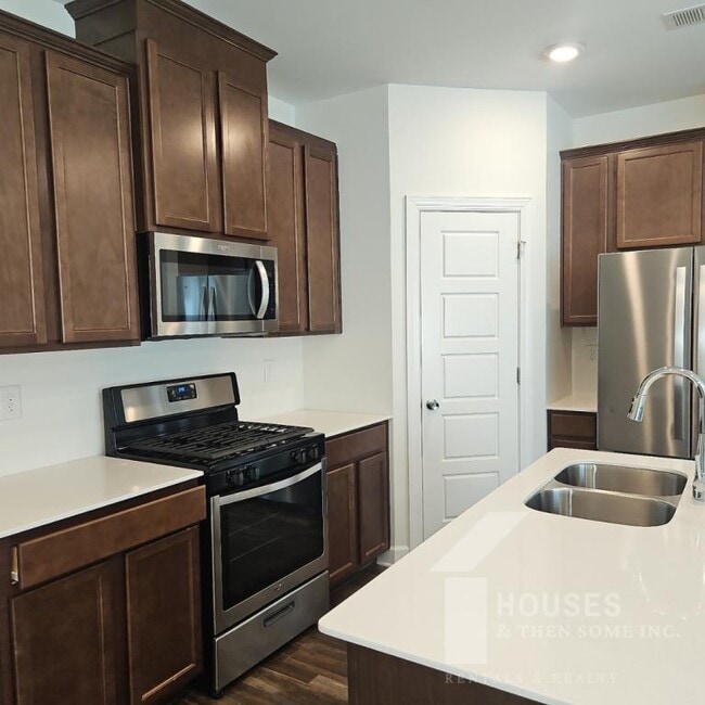 Foto del edificio - 614 Reese Ln