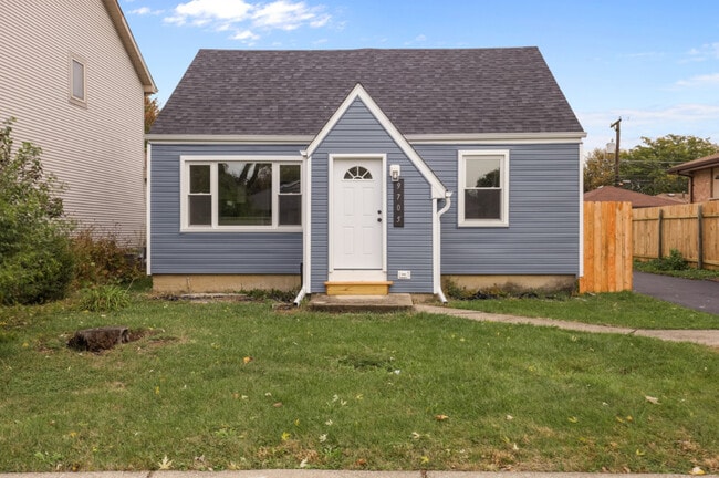 Building Photo - 9705 Oak Park Ave