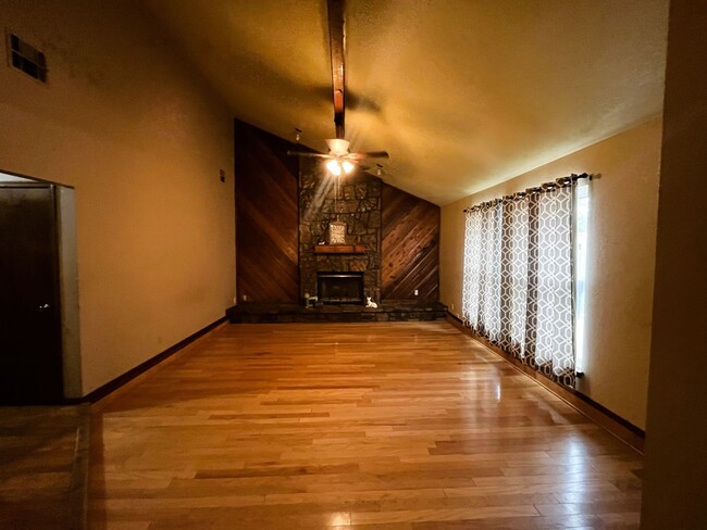 Building Photo - 5408 Embers
