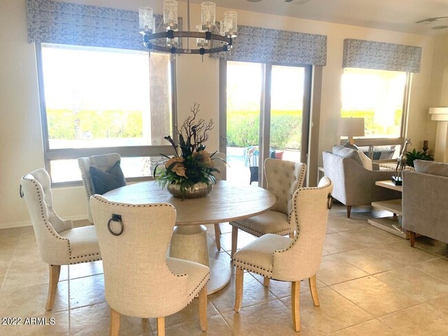 Foto del edificio - 12721 W Dale Ln