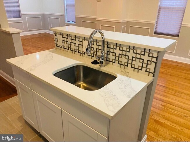 Foto del edificio - 617 Montpelier St