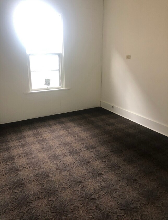 713-e-14th-ave-munhall-pa-15120-townhome-rentals-in-munhall-pa