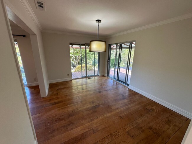 Foto del edificio - 3 Bed 3 Bath, Orinda Home, Close To BART