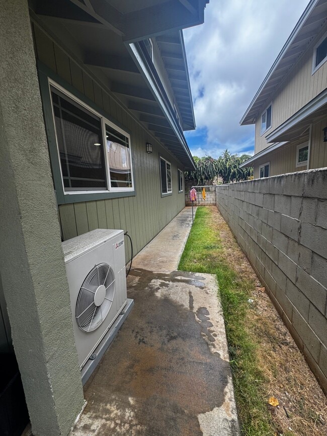 Building Photo - 94-227-227 Lehoula Pl