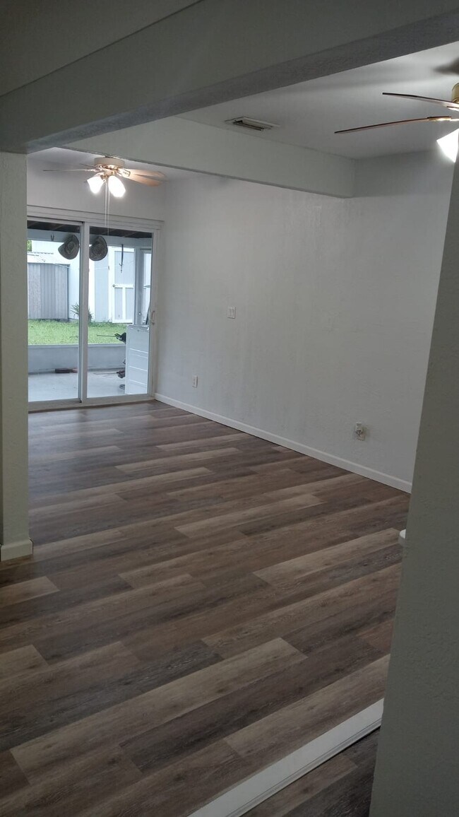Foto del edificio - 6744 36th Ave N