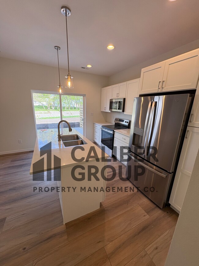 Foto del edificio - 3 Bd 1 Ba Condo for rent in Waterloo, IA