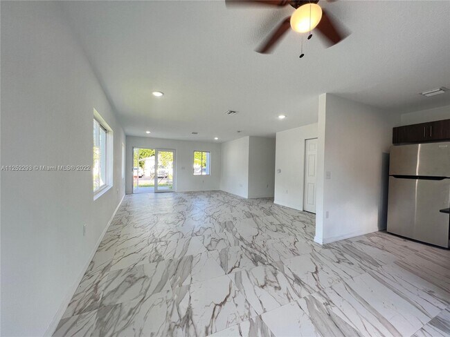 Foto del edificio - 823 NW 4th Ter   Hallandale Beach Fl 33009