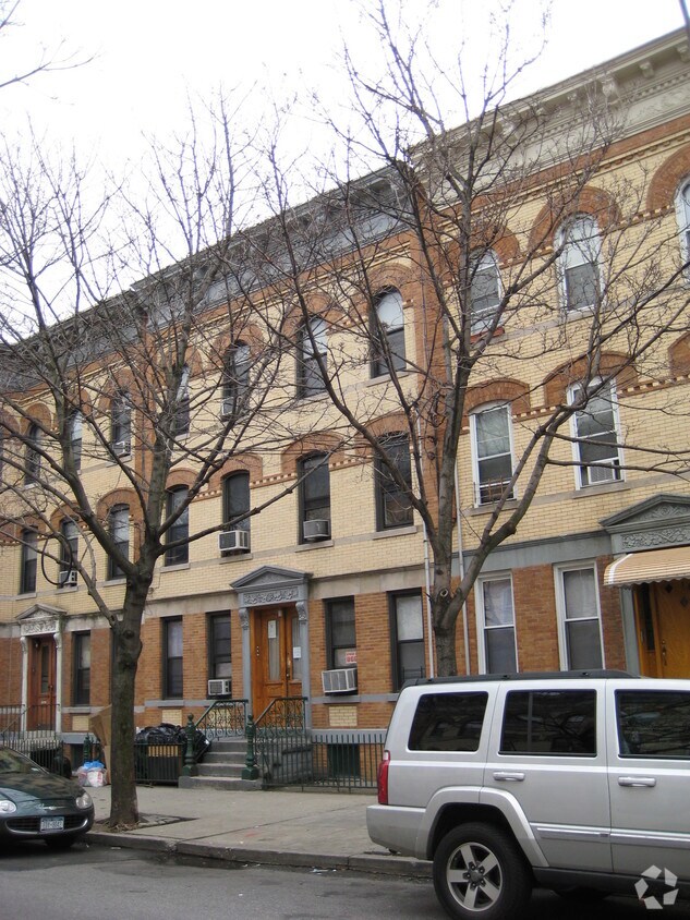 Building Photo - 1855 Madison Ave